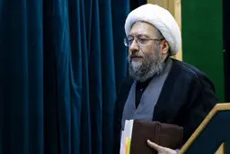 کیهان: آملی لاریجانی بدخواهان را سنگ روی یخ کرد