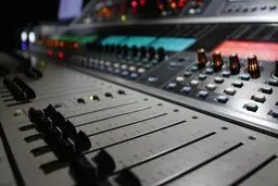 بانمایش «مسیحا نفس» مسیح دانشوری را بشناسید