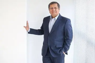 همتی با نظر خبرگان حوزه بانکی و رای اعتماد دولت، رئیس بانک‌ مرکزی شد