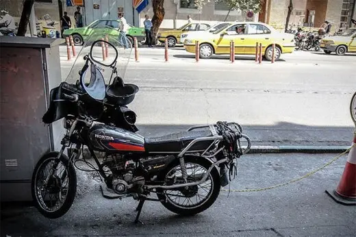سرقت عجیب موتورسیکلت سنگین در مرکز شهر تهران 