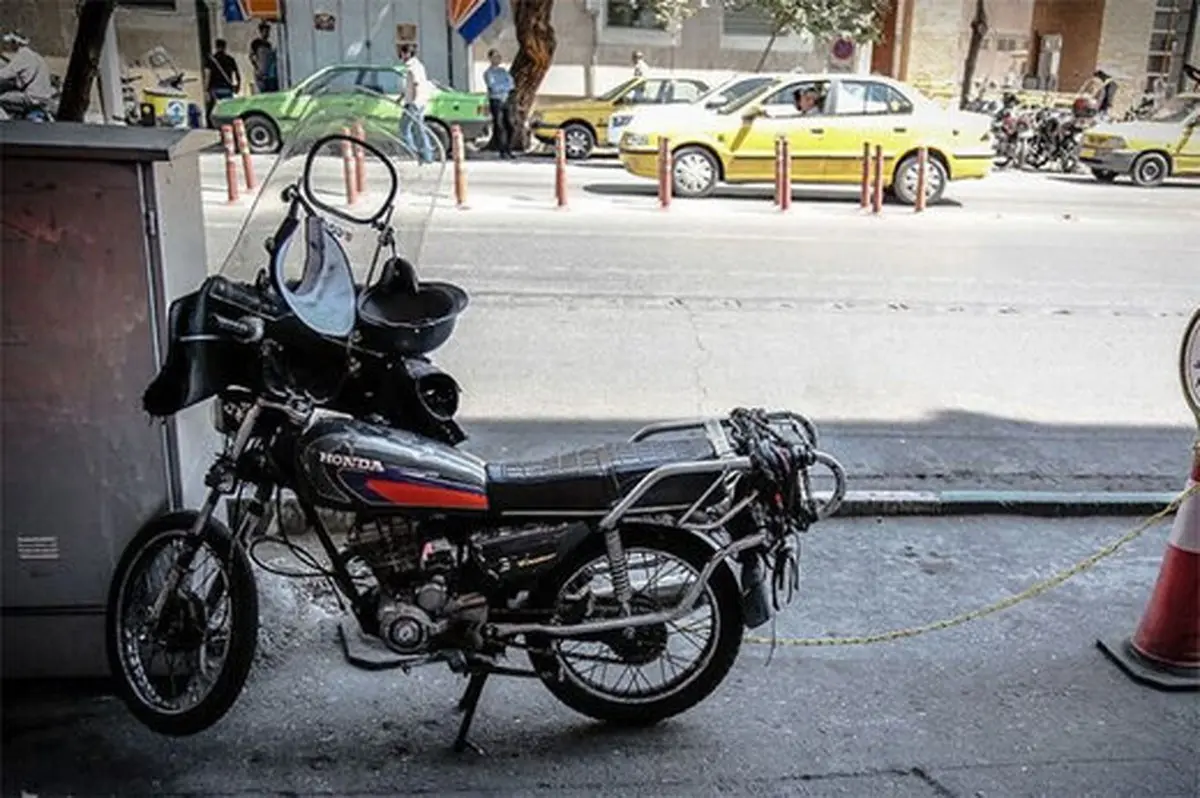 سوارشدن بر موتورسیکلت برقی هم گواهینامه رانندگی می‌خواهد؟ + پاسخ پلیس