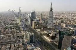  قماربازی زن‌ها ی باحجاب با مردها در عربستان + عکس