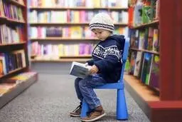 داشتن کتاب در خانه چگونه آینده کودکان را تغییر می‌دهد؟ | قدرت کتاب