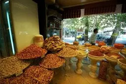 آجیل ، شیرینی و میوه عید ۱۴۰۱ چقدر آب می‌خورد؟