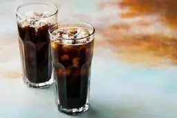 دیگر نوشابه‌های سیاه را نخورید | خطر جدی کولاها برای بدن
