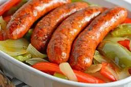 دیگه به هیچ عنوان سوسیس‌های ناسالم بیرون رو نخور، بیا اینجا خودت خوشمزه ترین سوسیس خونگی مقوی رو درست کن! | طرز تهیه سوسیس سالم در خانه +ویدئو