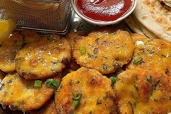 ناهار کوکو مرغ درست کن، محشر میشه | طرز تهیه کوکو مرغ خوشمزه و مجلسی به روش سرآشپز