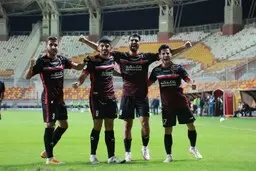 
 ترکیب پرسپولیس برای بازی با نساجی اعلام شد
