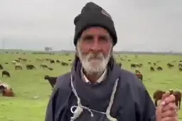 صدای این پیرمرد چوپان باشید +ویدئو
