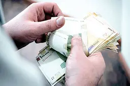 مسئولانی که از مردم انتظار صبروتحمل دارند چرا از حقوق خودشان کم نمی کنند؟