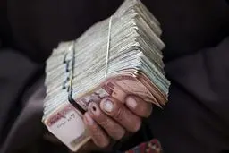 همه مردم شرایط دریافت وام 10 میلیونی را دارند