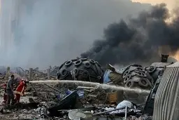 انفجار بیروت ۳۰۰ هزار بی خانمان برجا گذاشت