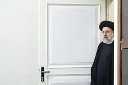 رئیسی: حفظ جان مردم برای همگان ضروری است|همه باید از نظر تخصصی پزشکان خط مقدم کرونا تبعیت کنند