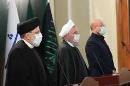 چرایی تحلیل غلط واعظی، رئیس دفتر حسن روحانی از بورس؟ |  همه دلایل نامه نگاری کارشناسان بورسی به سران قوا | سرانجام وعده حمایت دولت از بورس چه شد