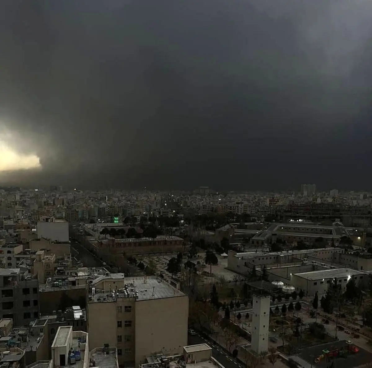 علت تاریک شدن هوای تهران چیست؟