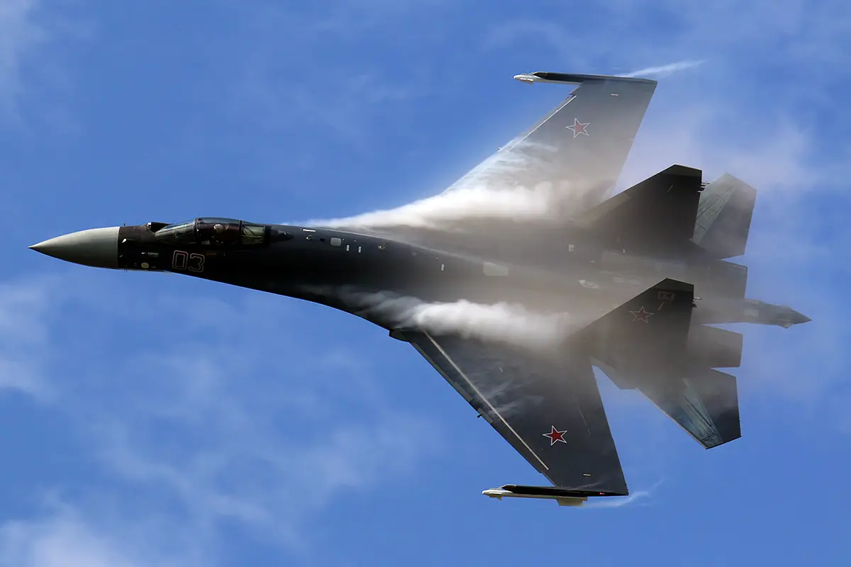 جنگنده سوخوی ٢۵ روسی در فرودگاه نظامی کریمه سقوط کرد+ ویدئو 