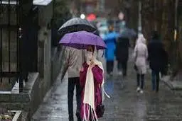 کاهش ۵ تا ۱۵ درجه‌ای دما در استان‌های ساحلی خزر و غرب کشور | بارش باران در نقاط مختلف | هواشناسی به مسافران نوروزی هشدار داد | سرما در راه است 