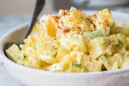 سالاد سیب زمینی رستورانی | بهترین پیش غذای تابستونی، طعمی که همه را عاشق خودش میکنه! + ویدئو