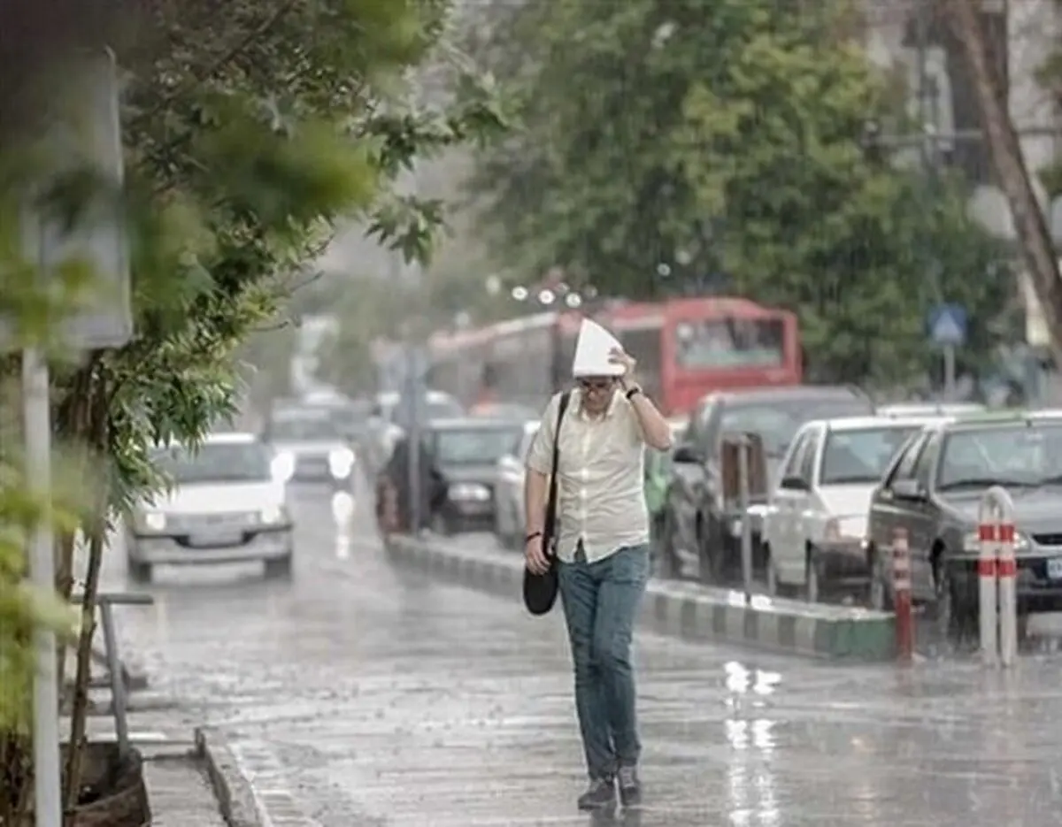 رگبار و کاهش دما در تهران
