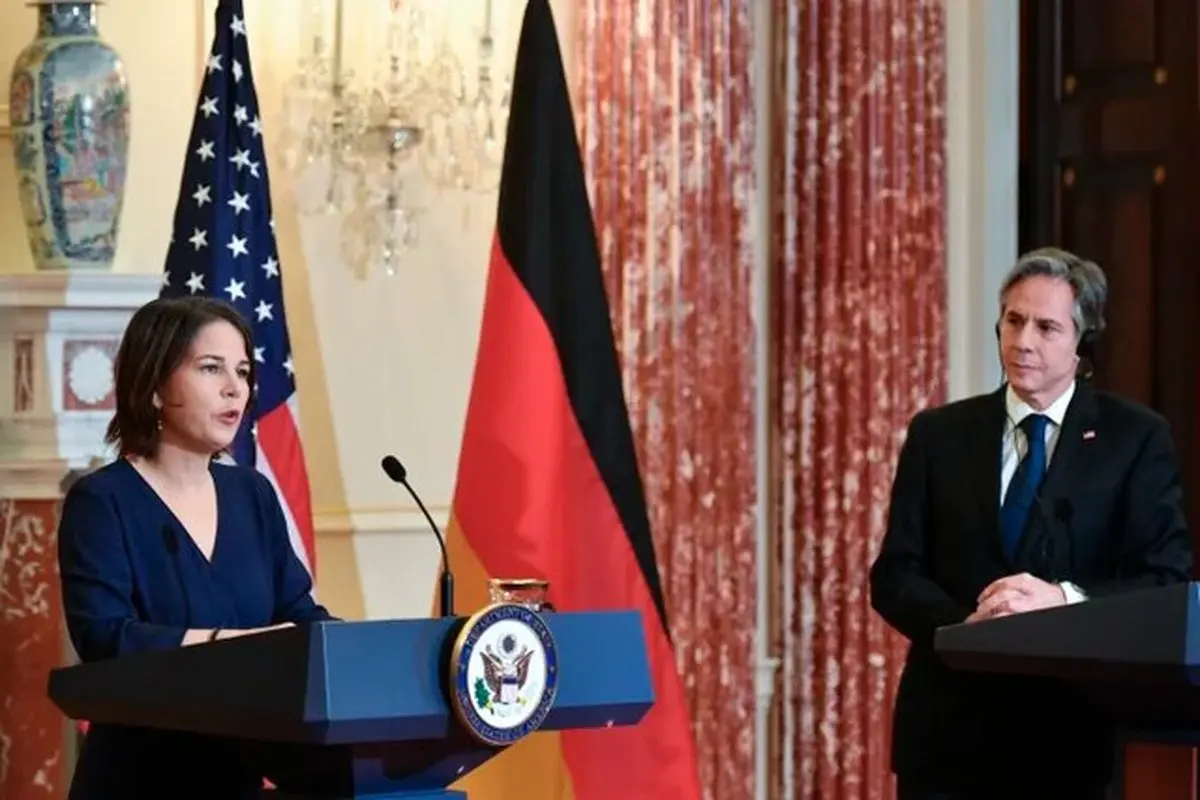 آمریکا و آلمان، مسکو را به "پیامدهای سنگین" در صورت حمله به اوکراین تهدید کردند