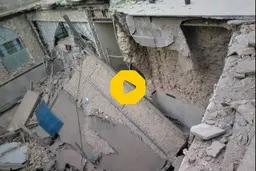 ریزش هولناک یک ساختمان قدیمی در خیابان ملت تهران! + ویدئو