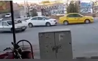 رانندگی دیوانه‌وار خانم کرمانی دور میدان شهر و آسیب زدن به خودروها+ویدئو