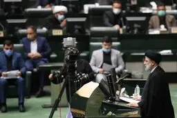 پاسخ ابراهیم رئیسی به سوالات نمایندگان مخالف درباره لیست اموالش، صندوق بازنشستگی، نظام بانکی و عدم حضور زنان در کابینه