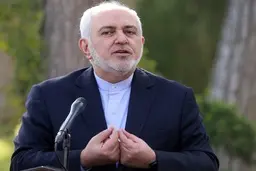 
ظریف: پس از ۸ سال ناسزا شنیدن، خون دل خوردن و دم برنیاوردن بر سر اتهاماتی ناروا، در آستانه واگذاری مسئولیت هستم