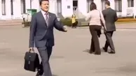 صحنه‌ی جالبی از سریال خادم ملت، با بازی زلنسکی، رئیس جمهور اوکراین+ویدئو