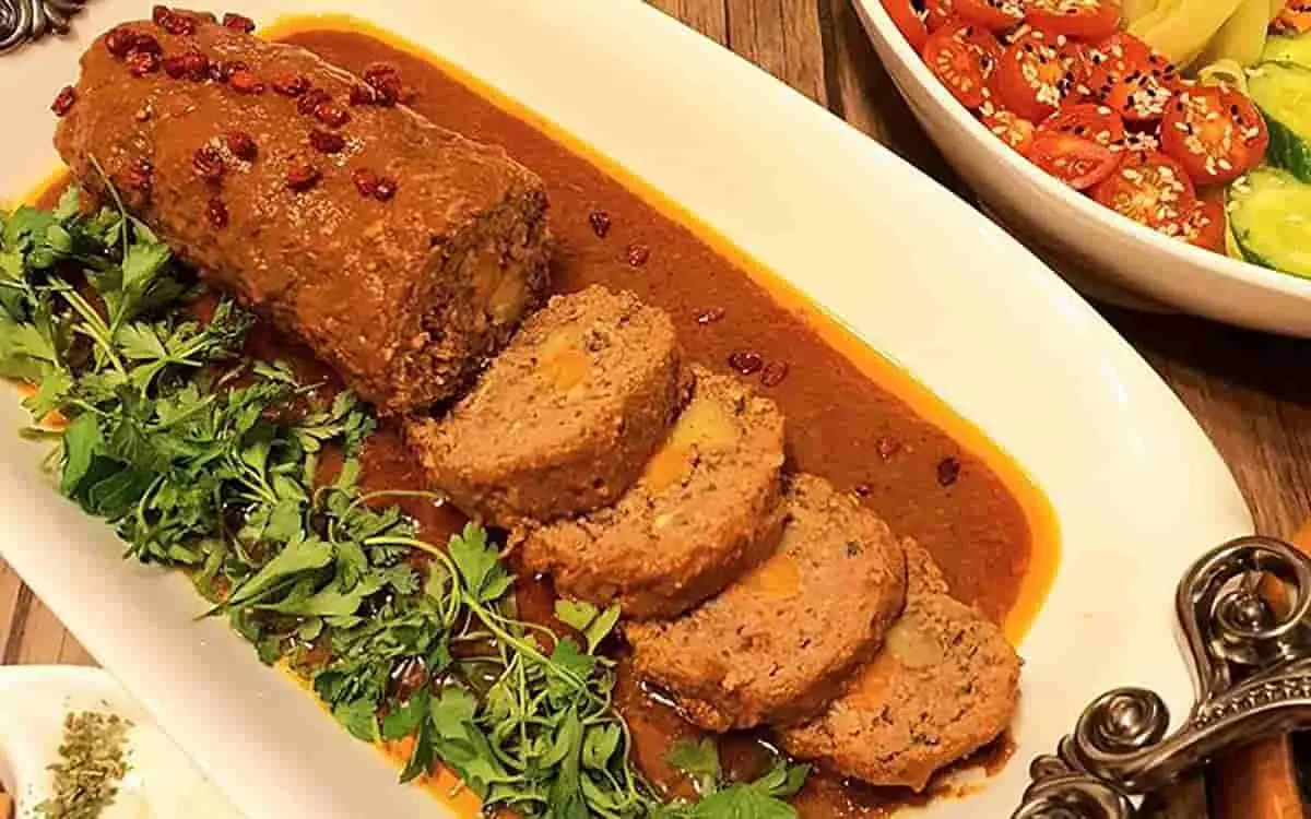 این رولت ترکیبی یک غذای مجلسی و محشره که همه دوستش دارن! | طرز تهیه رولت گوشت و مرغ +ویدئو