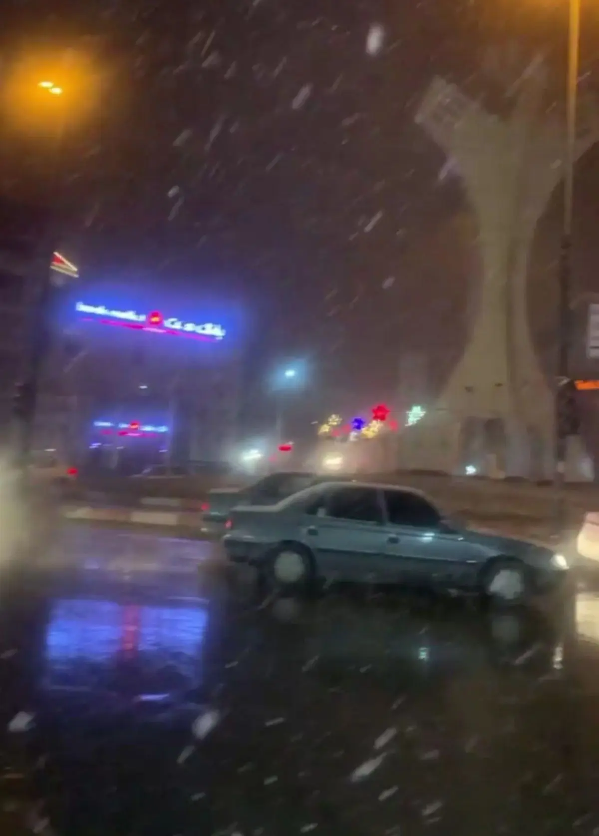 بارش برف بهاری در خلخال+ویدئو 