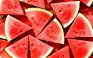 دیگه "هندونه به شرط چاقو" هم دروغ شد! | تقلب جدید: هندوانه‌های "چغندری" به جای قرمز +ویدئو