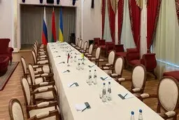 تصاویری از محل  مذاکرات روسیه و اوکراین | پیش بینی میشود مذاکرات از ساعاتی دیگر آغاز شود+ ویدئو