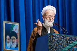 امام جمعه تهران: ارزش 22 بهمن را هیچ کس در آسمان نمی‌تواند مقایسه کند جز شخص حضرت مهدی 