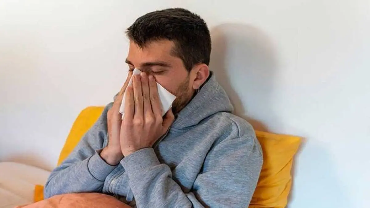  اُمیکرون را  با سرماخوردگی اشتباه نگیرید  | علائم اولیه ابتلای به  اُمیکرون