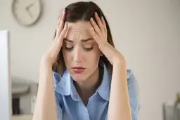 افکار منفی عواقب بدی برای سلامتی انسان دارد | 9 ترفند برای رهایی از افکار منفی