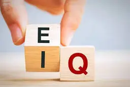 چرا افراد با آی کیو پایین‌تر در شنیدن مکالمه در محیط‌های شلوغ مشکل دارند؟ 