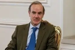 علت بازداشت مورا و دو دیپلمات همراهش