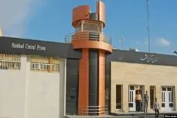 یک گردشگر فرانسوی از «۹ ماه پیش در ایران بازداشت است و به وکیل دسترسی ندارد»