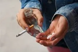 وقتی متوجه مصرف مواد در فرزندمان می‌شویم، چگونه رفتار کنیم؟+ویدئو