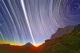 تصویر خیره کننده ناسا از لحظه اعتدال بهاری در رصدخانه تیده | لحظه نجومی تعیین‌کننده اعتدال +تصویر