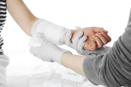 راه ‌‌حل‌هایی ساده برای مواجهه با بریدگی و زخم ‏ 