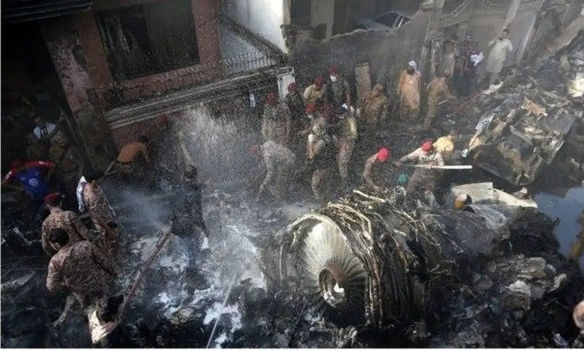 کرونا؛ دلیل سقوط هواپیمای مسافربری پاکستان!