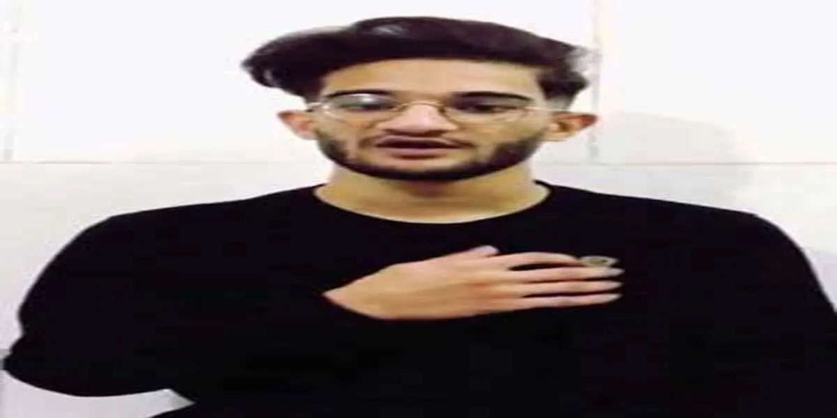 مداح جوانی که گوشواره به گوش داشت عذرخواهی کرد