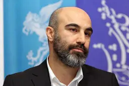 دعوت به ماندن در خانه به سبک نقی معمولی!