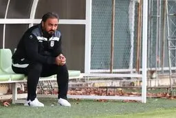به در و دیوار زدن برای ماندن