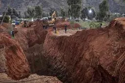 مراکش+چهار روز تلاش نفسگیر برای نجات یک پسربچه از چاه عمیق