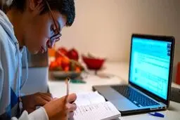 نحوه فعالیت آموزش در مدارس  | وضعیت  آموزش در شهرستان‌ها چگونه است ؟