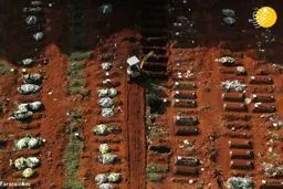 قبرستانی با قبرهای بی‌پایان پذیرای قربانیان کرونا 