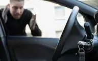 ترفند باز کردن در ماشین بدون سوییچ با باتری | اگه سوییچ داخل ماشین موند اینطوری قفل و باز کن
